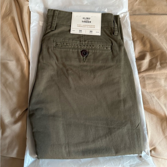 Flint and Tinder Men's 365 Chino Pant 30x30, Olive - NEW - Picture 3 of 4